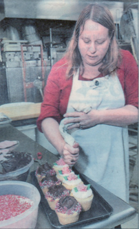 Joyce Erickson, making cupcakes at Cameo Cakes